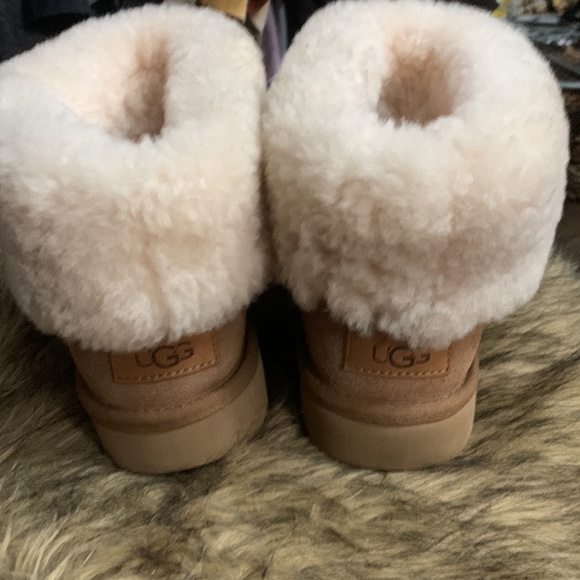 UGG - Picture 4 of 4